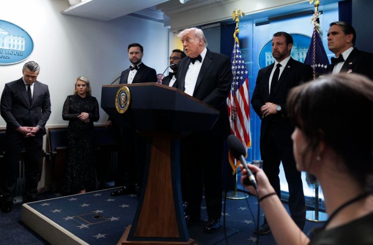 El tiroteo que obligó a evacuar al presidente estadounidense y a varios altos cargos de su Gobierno ha puesto el foco en los protocolos que se emplean para garantizar la seguridad presidencial y nacional. Foto La Hora: EFE