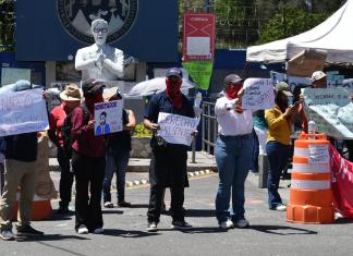 Estudiantes siguen en plantón contra "fraude" de Mazariegos y anuncian observación astronómica