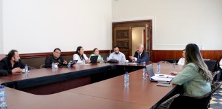 El viceministro de Aguas, Jaime Carrera, actualiza el proceso para elaborar la iniciativa de ley de Aguas. Foto: Congreso de la República