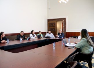 El viceministro de Aguas, Jaime Carrera, actualiza el proceso para elaborar la iniciativa de ley de Aguas. Foto: Congreso de la República