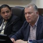 El viceministro de Energía y Minas, Erwin Barrios, afirma que se trabaja en una propuesta de reglamento para la ley que otorgará subsidio al precio de los combustibles. Foto: La Hora / Daniel Ramírez