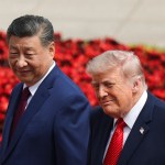 Presidente de China, Xi Jinping (i), junto a su homólogo estadounidense, Donald Trump, (d) durante su visita de Estado. Foto La Hora: EFE