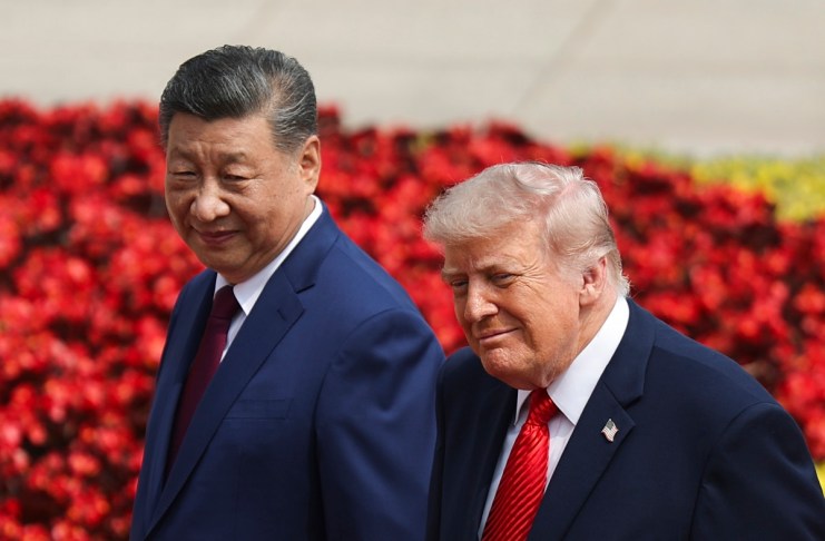 Presidente de China, Xi Jinping (i), junto a su homólogo estadounidense, Donald Trump, (d) durante su visita de Estado. Foto La Hora: EFE