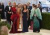 La Met Gala arranca con actuación musical, alfombra blanca y desfile de celebridades