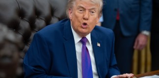 Funcionarios de EE.UU. presiona para que se impriman nuevos billetes con la cara de Trump Imagen de archivo del presidente de Estados Unidos, Donald Trump, en la Casa Blanca. Foto La Hora: EFE
