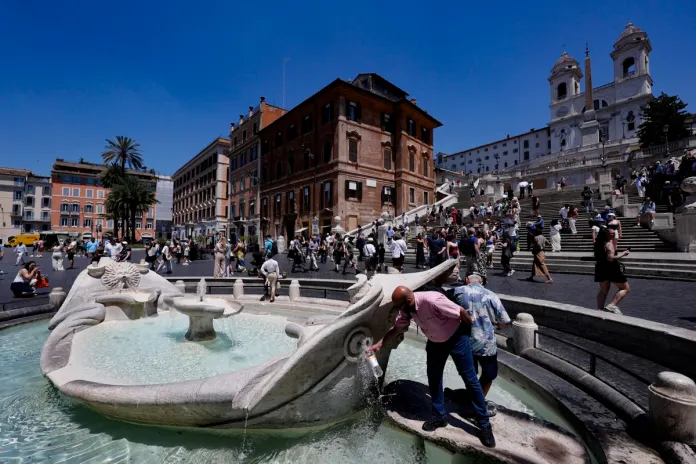 Las altas temperaturas persisten en gran parte de Europa, con avisos por calor y tormentas Archivo de onda de calor registrada en Italia y parte de Europa. Foto La Hora: EFE