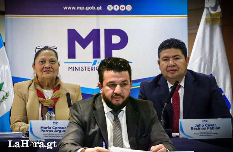 Dimas Jiménez y Julio Recinos, dos hombres de confianza de Consuelo Porras, presentaron su carta de renuncia al MP.