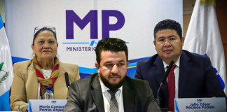 Dimas Jiménez y Julio Recinos, del círculo de confianza de Consuelo Porras, renuncian al MP Dimas Jiménez y Julio Recinos, dos hombres de confianza de Consuelo Porras, presentaron su carta de renuncia al MP.