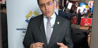 El presidente del Consejo Nacional Electoral (CNE), Cristian Quiroz, habla durante una entrevista con EFE en Bogotá. Foto La Hora: EFE