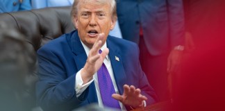 EEUU e Irán negocian últimos detalles de pacto para reabrir estrecho de Ormuz, dice Trump Foto de archivo del presidente de EE.UU., Donald Trump. Foto La Hora: EFE