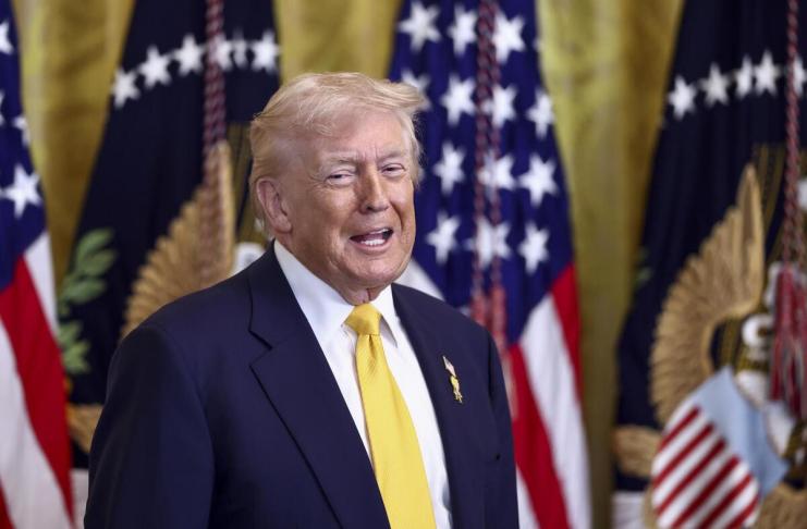 Un juez prohíbe a Trump rebautizar con su nombre el Centro Kennedy de Washington