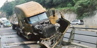 Accidentr de tránsito registrado en el kilómetro 24 de Carretera a El Salvador. Foto La Hora: FB/Noticias Carretera a El Salvador