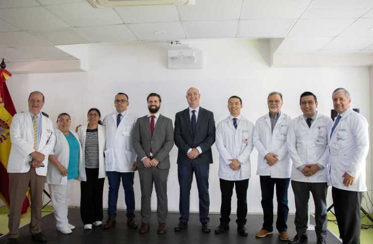 Representantes del Hospital El Pilar durante la presentación de la primera Sala Híbrida de Hemodinamia en Guatemala. Foto: Cortesía Hospital El Pilar.