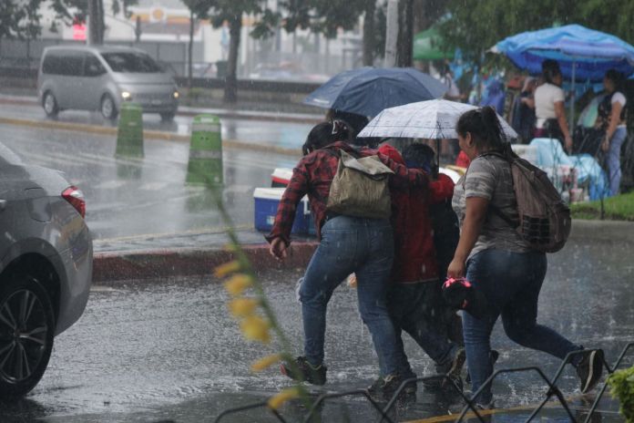 Archivo de lluvia en la ciudad capital Archivo de lluvia sobre la Ciudad de Guatemala. Foto La Hora: Jose Orozco