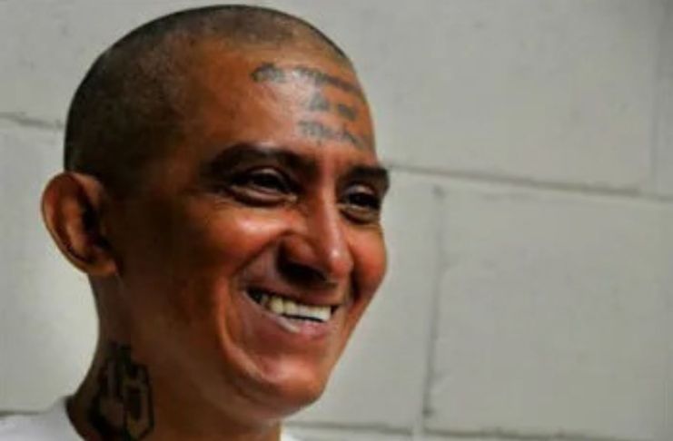Archivo del lider pandillero el Viejo Lin en un centro penitenciario de El Salvador. Foto La Hora: Insight Crime