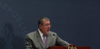 Arévalo confirma participación en Cumbre Iberoamericana en Madrid durante reunión con el rey Felipe VI.