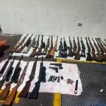 En un contenedor de la Portuaria Santo Tomás de Castillas, Puerto Barrios, Izabal, la PNC encontró 28 armas de fuego.
