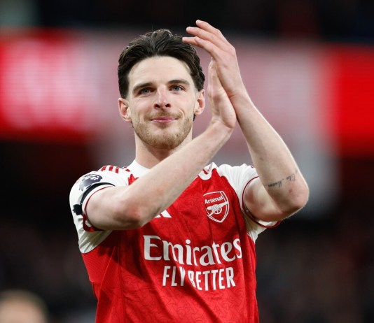 El Arsenal, gracias al empate entre Manchester City y Bournemouth, rompió una sequía de 22 años y se coronó campeón de la Premier League.