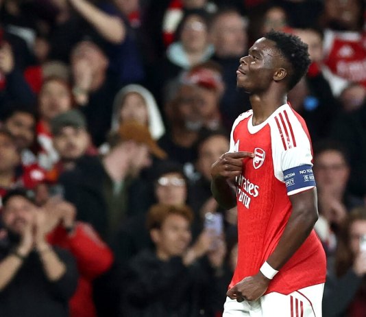 El Arsenal, con una solitaria anotación de Bukayo Saka, venció 1-0 al Atlético de Madrid (2-1 en el global) para clasificarse a la final de la Champions League.
