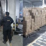 Hondureño pretendía ingresar a Guatemala con Q238 mil en botellas de licor de supuesto contrabando. Foto La Hora: PNC.