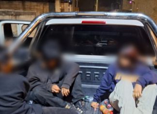 Rescatan a tres menores que eran retenidos por pandilleros en Santa Catarina Pinula Rescatan a tres menores que eran retenidos por pandilleros en Santa Catarina Pinula. Foto La Hora: PNC.