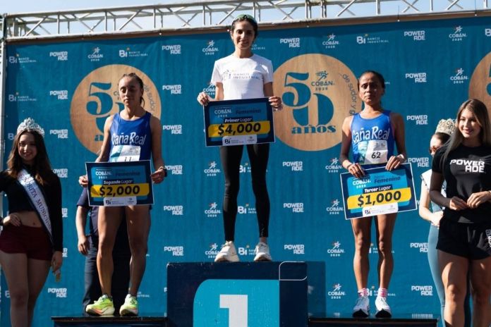 Viviana Aroche, conquista la Media Maratón de Cobán
