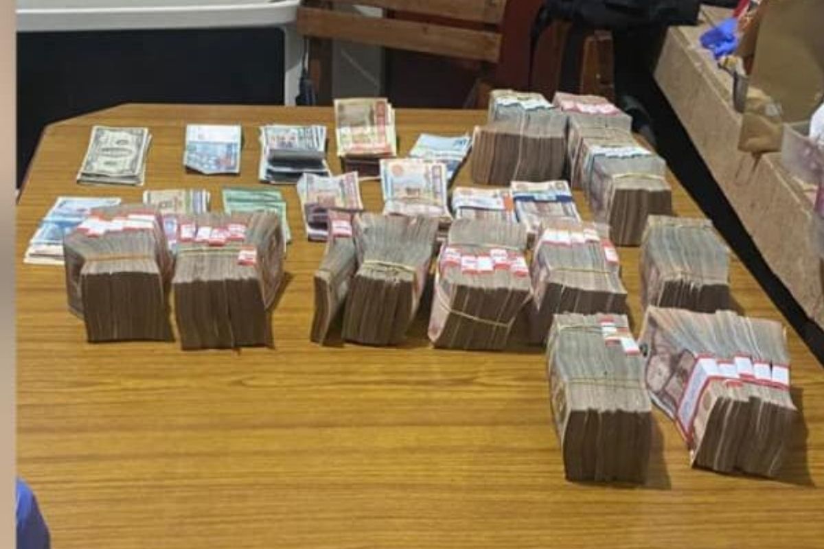 Más de medio millón de quetzales son localizados durante allanamiento en Quetzaltenango