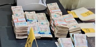 Más de un millón de quetzales son localizados durante allanamiento en Quetzaltenango El monto de lo incautado en efectivo durante allanamiento en Quetzaltenango asciende a mas´de un millón. Foto La Hora: PNC.