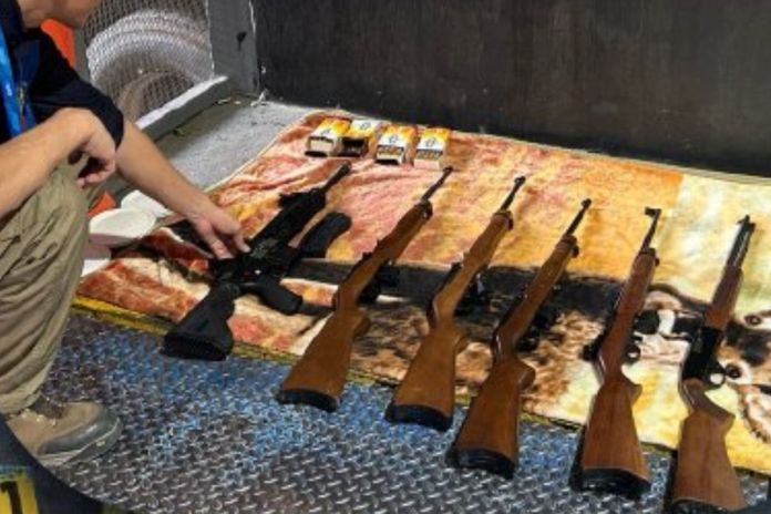 Armas de alto calibre son incautadas en Aduana Santo Tomás de Castilla tras inspección con rayos X. Foto La Hora: SAT.
