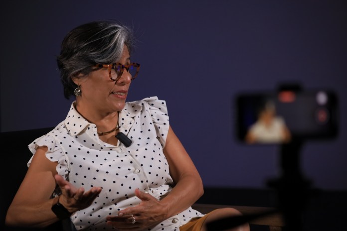 Claudia González deberá esperar un año para que inicie su juicio. Foto La Hora: Daniel Ramírez.