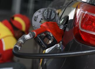 Desde el 19 de mayo de este año hasta el 25 el mismo mes, el aumento por galón de los carburantes fue de Q1.08 por galón de las gasolinas regular y superior, mientras que para el diésel Q0.15. Foto La Hora: archivo