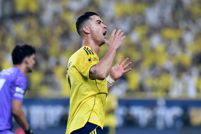 Bento, portero brasileño del Al Nassr, protagonizó un increíble error que dejó sin posibilidades a Cristiano Ronaldo de coronarse campeón en esta jornada.