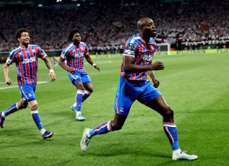 Crystal Palace vence 1-0 al Rayo Vallecano y se consagra campeón de la Conference League El Crystal Palace se proclamó campeón de la UEFA Conference League tras vencer 1-0 al Rayo Vallecano en el Red Bull Arena de Leipzig.