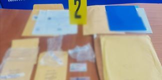 Presuntos documentos falsificados incautados en la zona 13 capitalina. Foto La Hora: MP