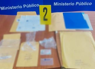 Posibles documentos falsificados son incautados en el aeropuerto La Aurora Presuntos documentos falsificados incautados en la zona 13 capitalina. Foto La Hora: MP