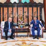 El presidente de los Estados Unidos, Donald J. Trump (i), junto al presidente chino, Xi Jinping (d), en Zhongnanhai, Pekín.