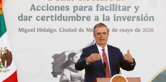 El secretario de Economía, Marcelo Ebrard, anunció nuevas reglas para acelerar la inversión, -con un plazo máximo de 30 días para aprobar proyectos y de 90 días para resolver trámites. Foto: La Hora: EFE
