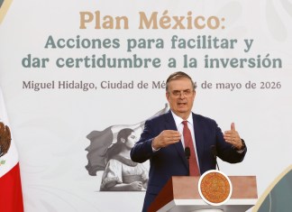 El secretario de Economía, Marcelo Ebrard, anunció nuevas reglas para acelerar la inversión, -con un plazo máximo de 30 días para aprobar proyectos y de 90 días para resolver trámites. Foto: La Hora: EFE