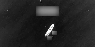 El video del Ejército de EE. UU. que muestra el ataque mortal a narcos en una embarcación en el Pacífico