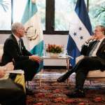 En medio de la orden de captura contra el exjefe de la SAT, Arévalo y Asfura se reúnen en Costa Rica