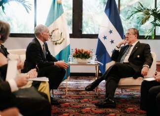 En medio de la orden de captura contra el exjefe de la SAT, Arévalo y Asfura se reúnen en Costa Rica