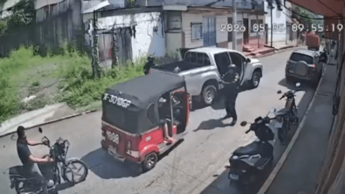 En un tuk tuk, así se transportaba el extraditable alias Nacho cuando fue capturado