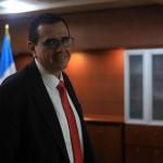 El fiscal general Gabriel García Luna abre las puertas de su despacho en el Ministerio Público, para atender una entrevista a La Hora. Foto La Hora: Daniel Ramírez.