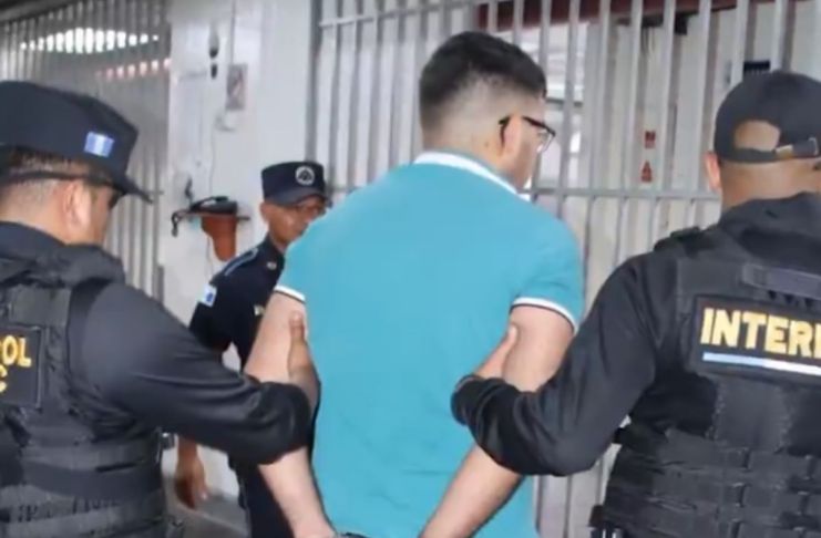 Extraditable venezolano-español capturado por la PNC. Foto La Hora: PNC