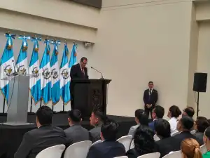 Fiscal Gabriel García Luna afirma ante personal del MP que no habrá "favoritismos políticos" bajo su cargo