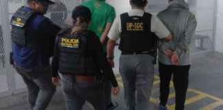Empleados de Migración coordinaban ingreso de colombianos con pasaportes manipulados y vínculos a cobros "Gota a Gota" . Foto La Hora: PNC.