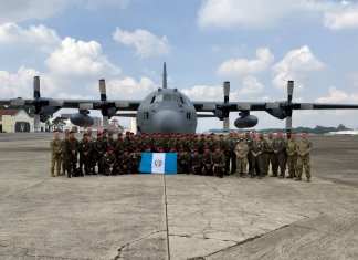 Un grupo de militares del Ejército de Guatemala viaja a EE. UU. para entrenarse con la Guardia Nacional de Arkansas Estados Unidos y Guatemala refuerzan la cooperación militar con entrenamiento de la Guardia Nacional de Arkansas.