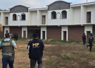 Operación Las Cruces: incautan arsenal exclusivo del Ejército y desarticulan red de robo de carros El Ministerio Público (MP) informó sobe el operativo denominado "Operación Las Cruces", sobre el robo de carros.