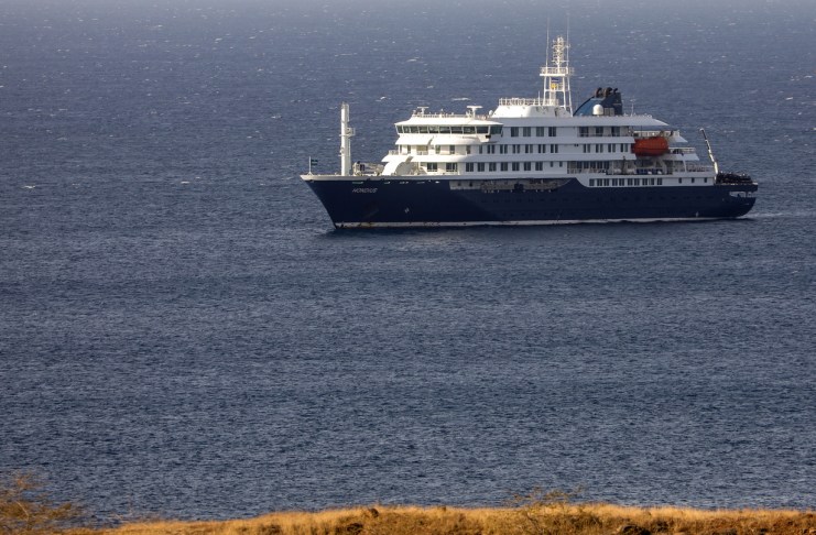 Un total de 94 pasajeros del crucero MV Hondius fueron evacuados en Tenerife tras un brote de hantavirus, en un operativo coordinado por autoridades españolas y la OMS.