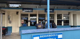 Operativo “Gota a Gota, fase migración” deja 15 capturados, entre ellos delegados del Instituto de Migración . Foto La Hora: MP.